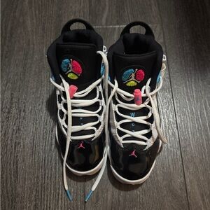 Jordan Kids Black and Multicolor Sneakers